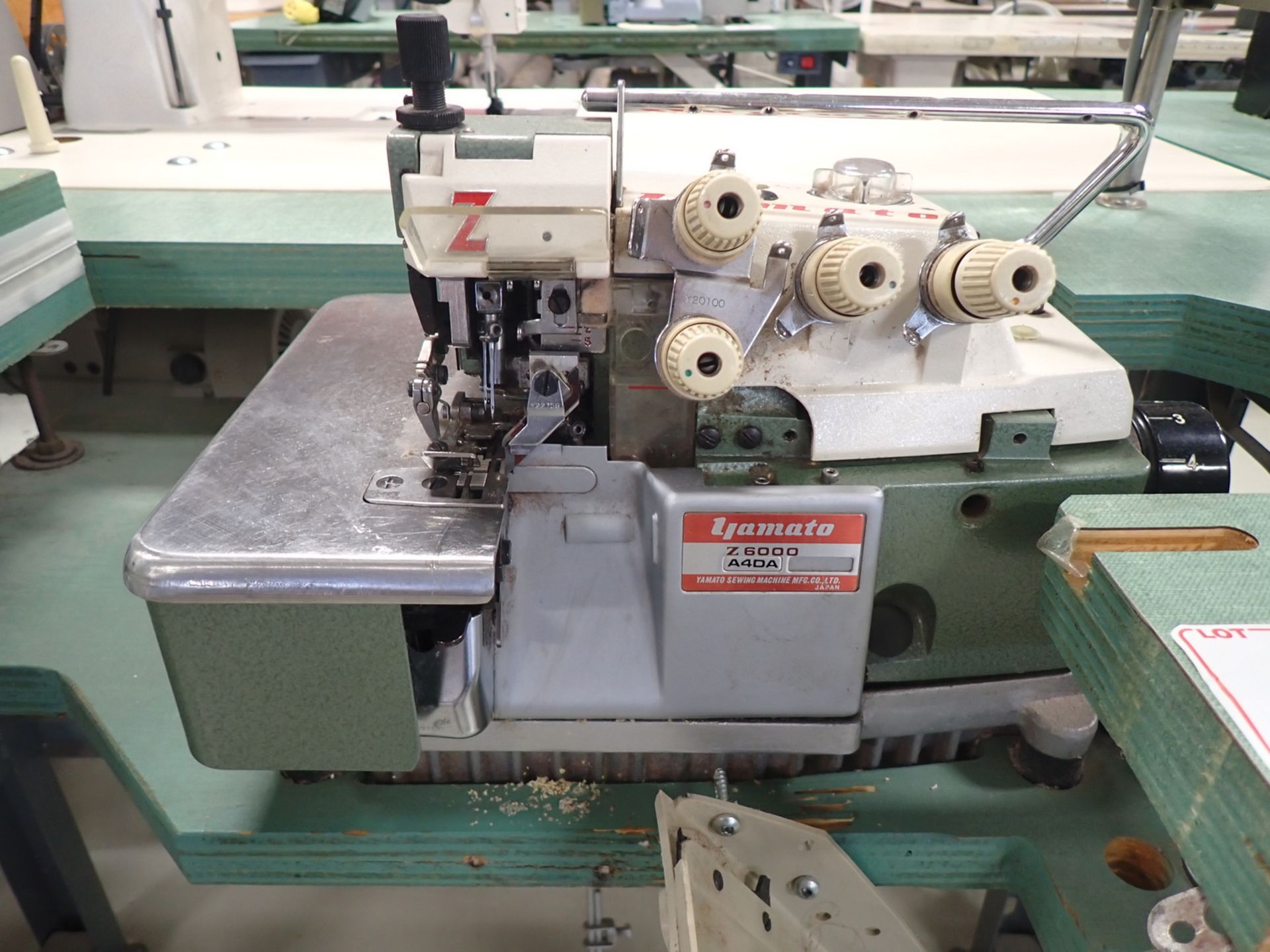 YAMATO Z-600-A4DA 5-THREAD SAFETY SERGER, S/N 31467 (110V) - Image 2 of 5