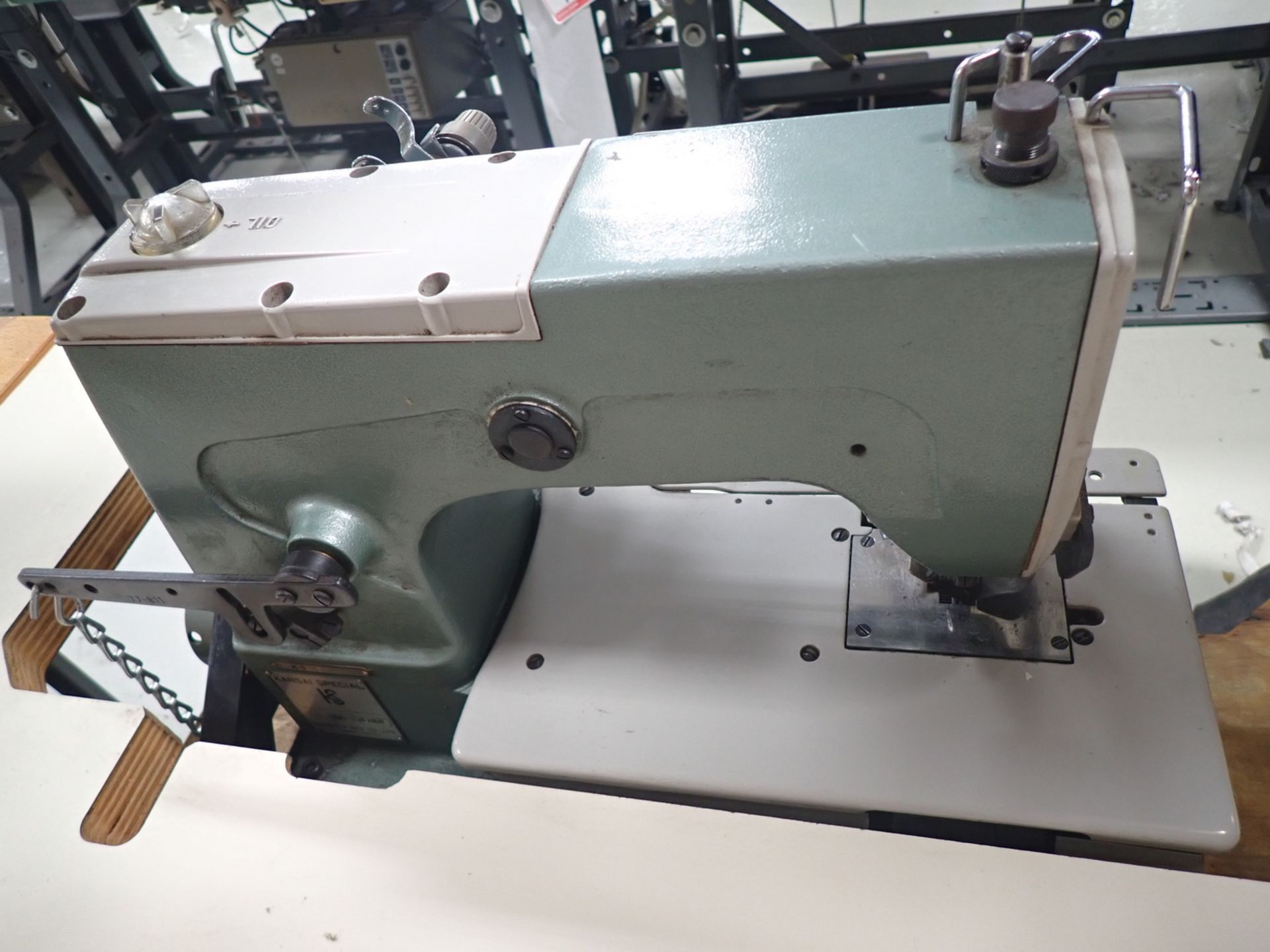 KANSAI DFU-1402MR DOUBLE NEEDLE CHAIN STITCH MACHINE (APPROX 1/4" GAP) (110V) - Image 6 of 9