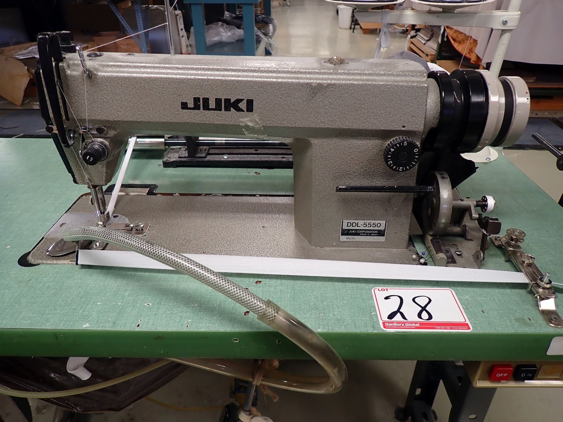 JUKI DDL-5550 SINGLE NEEDLE MACHINE W/ ZERO-MAX 3"W PULLER (110V)