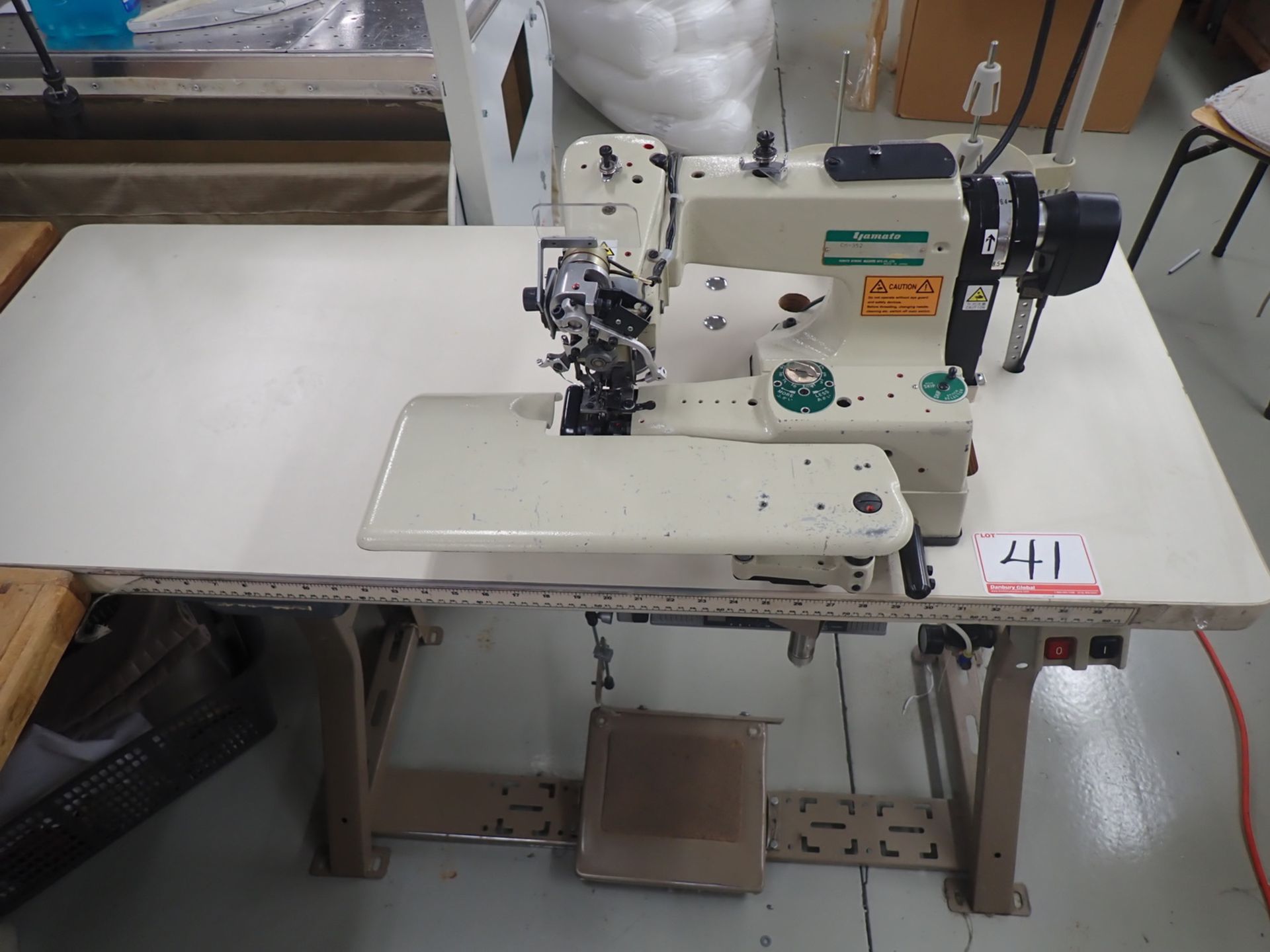 YAMATO CM-352 BLINDSTITCH MACHINE, S/N CM43004 W/ NEEDLE POSITIONER (110V) - Image 6 of 6