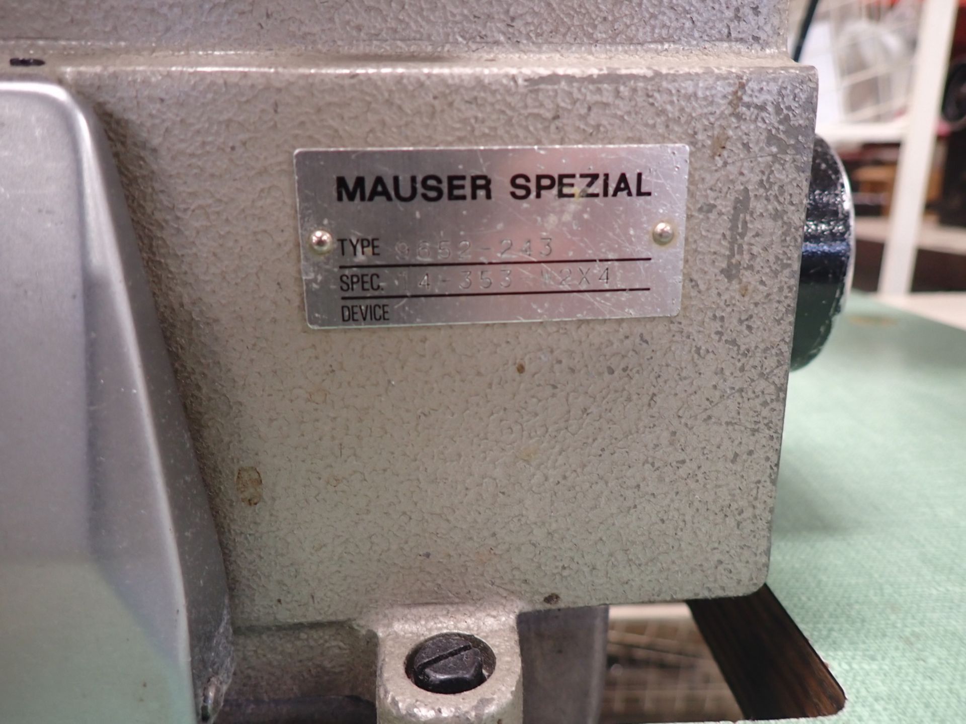 MAUSER 9652-243 4- THREAD SAFETY SERGER W/ SERVO MOTOR (110V) - Image 2 of 5