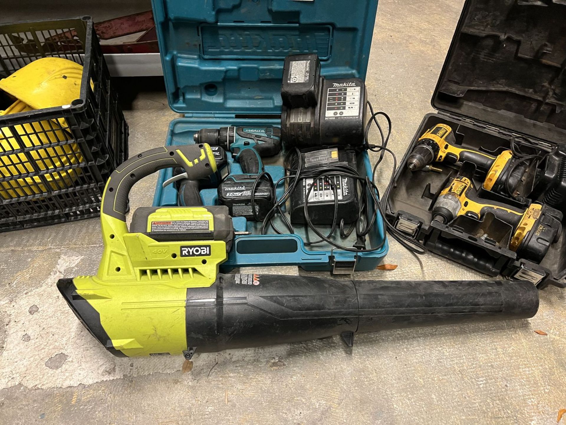 LOT - ASSORTED BATTERY DRILLS, GRINDER, HAND TOOLS, BATTERY CHARGER, LEAF BLOWER, TORCH, TOOL BELTS - Image 5 of 9