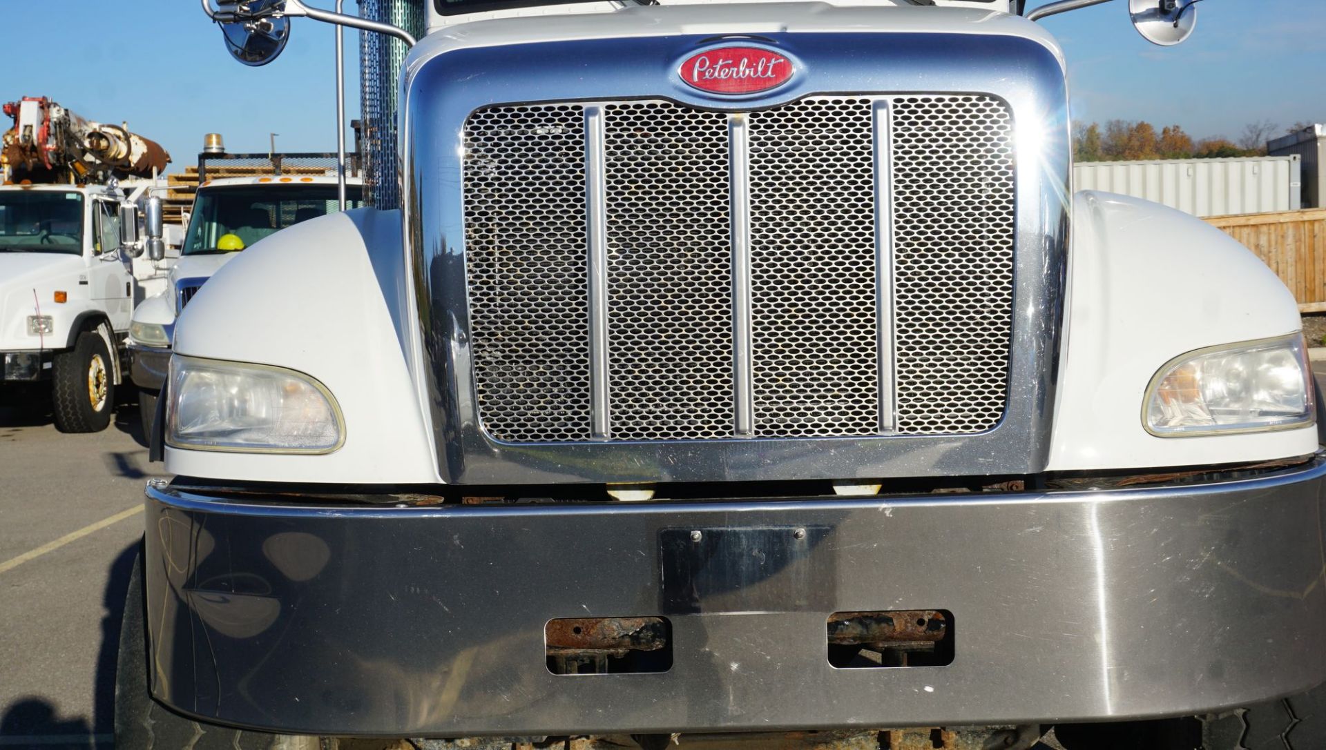 2016 PETERBILT MODEL 348 TANDEM AXLE DUMP TRUCK W/ PACCAR MODEL C1PX-9 8.9L DIESEL ENGINE, VIN - Image 5 of 23