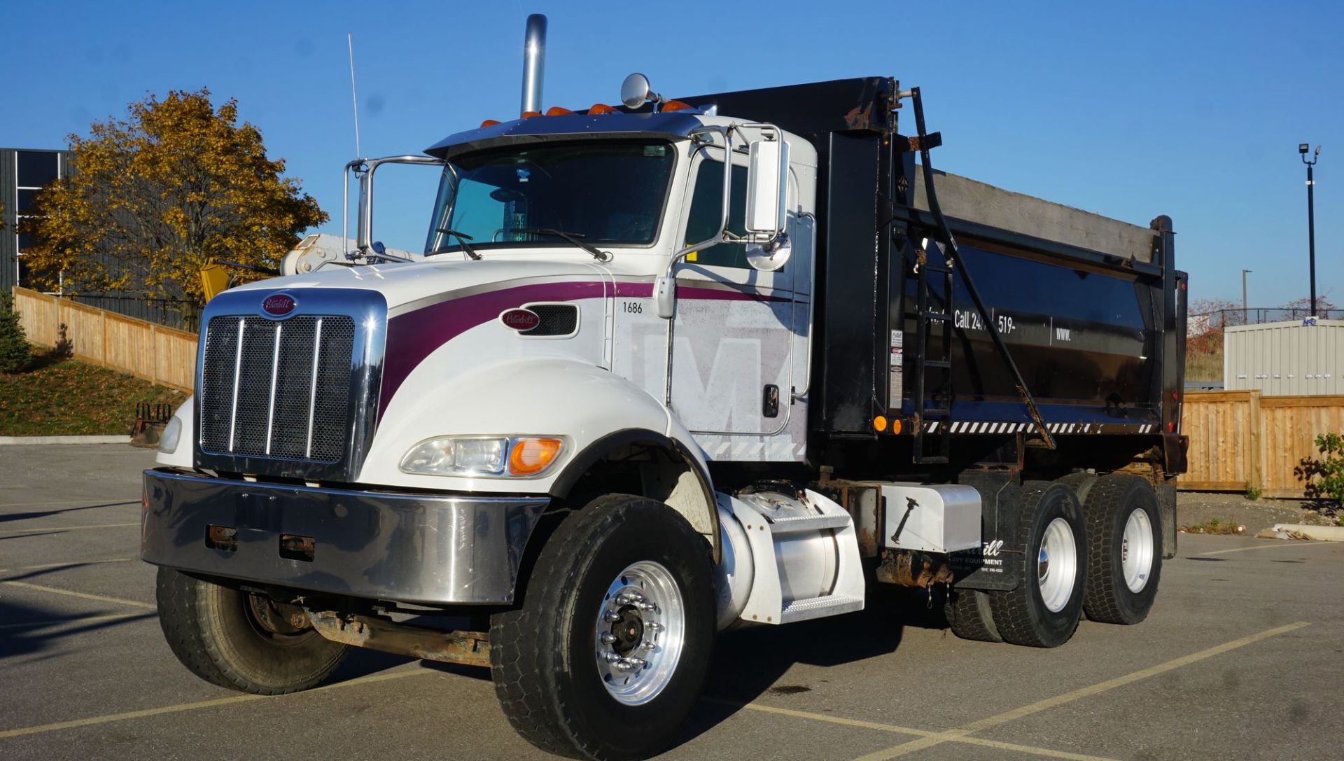 2016 PETERBILT MODEL 348 TANDEM AXLE DUMP TRUCK W/ PACCAR MODEL C1PX-9 8.9L DIESEL ENGINE, VIN