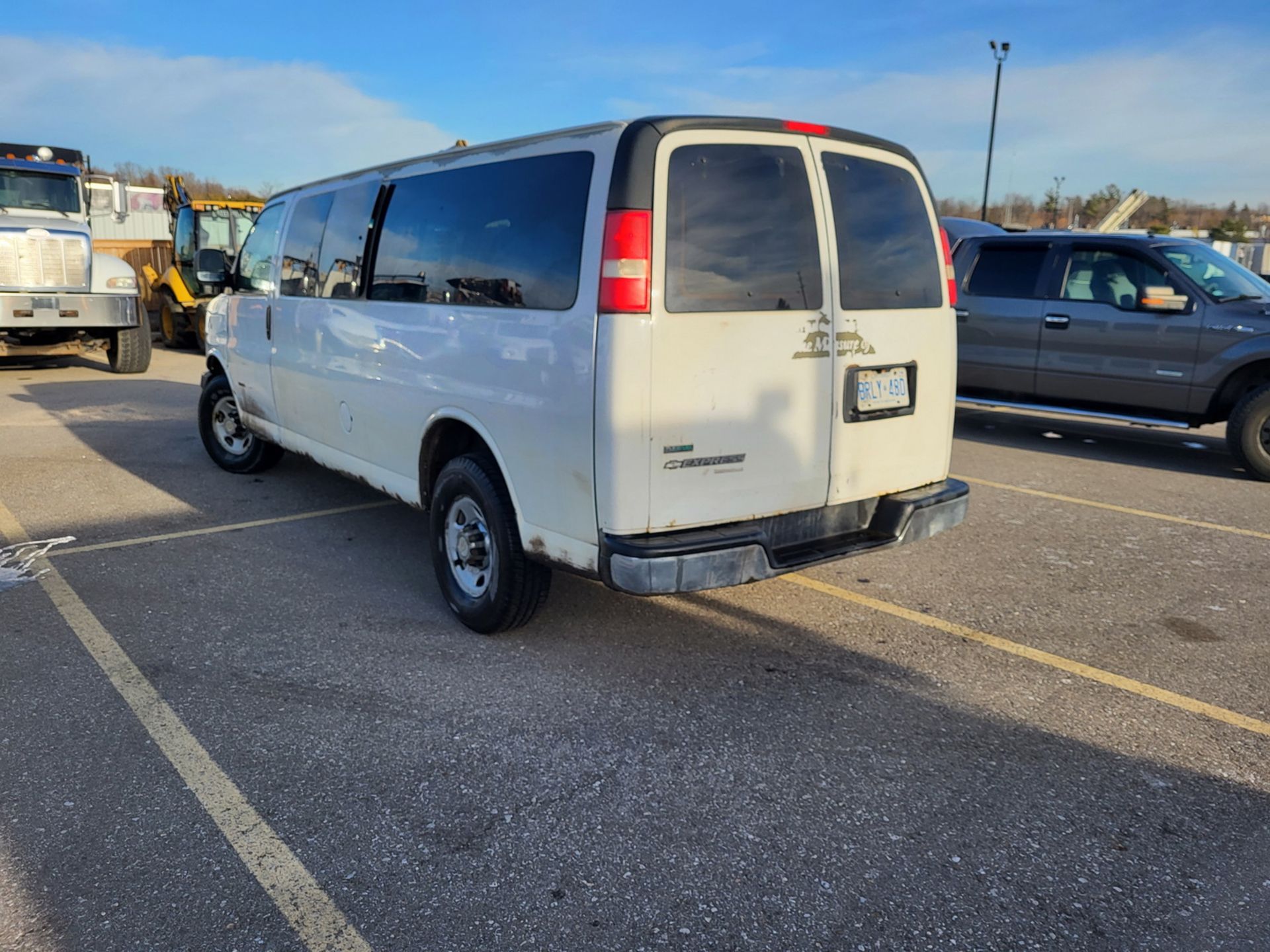 2011 CHEVROLET EXPRESS 3500 SERIES RWD PASSENGER VAN, W/ V8 6L GAS, VIN 1GAZG1FG1B1134048 (93, - Image 6 of 11