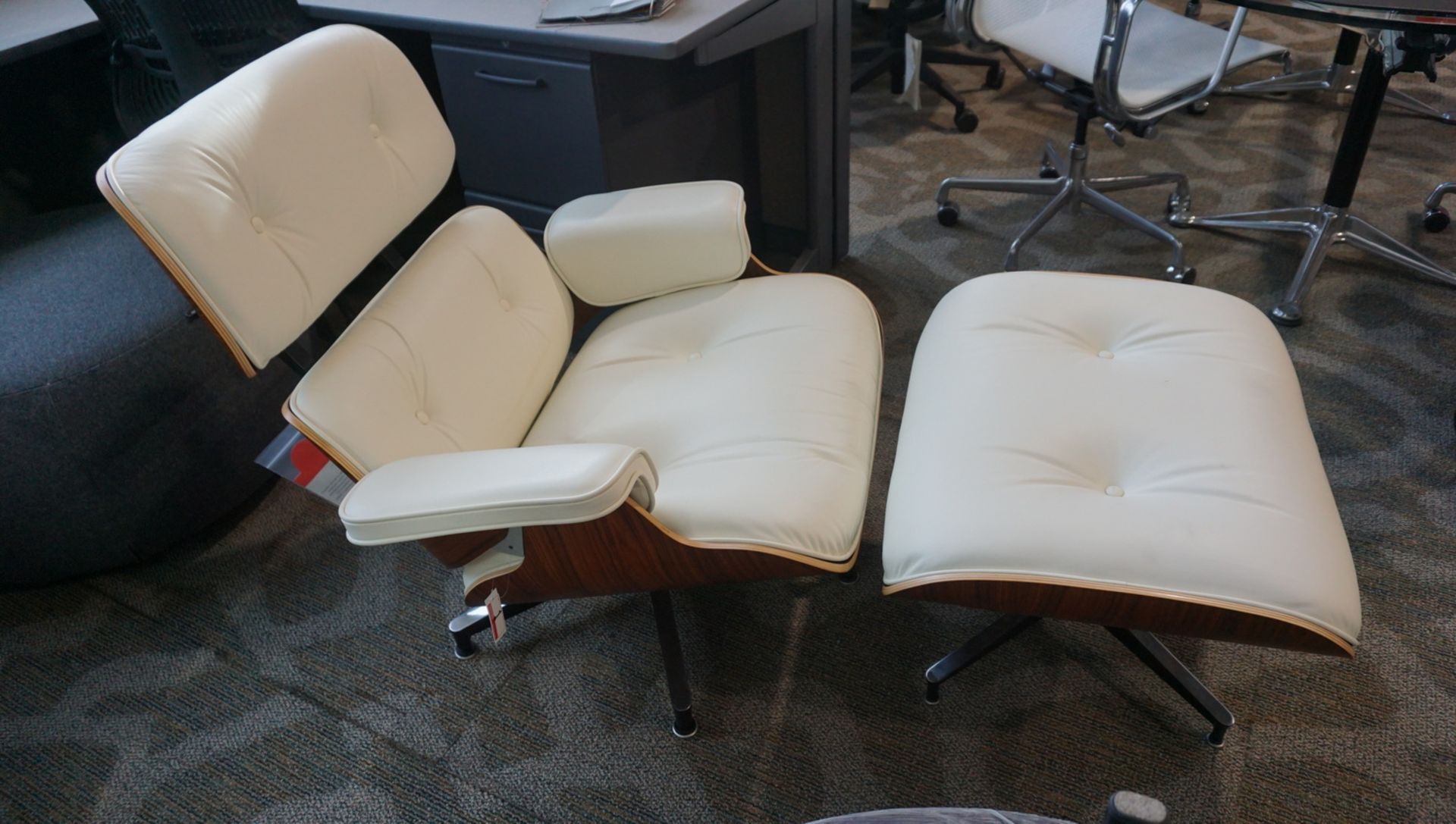 HERMAN MILLER EAMES ALPINE WHITE LEATHER LOUNGE CHAIR C/W OTTOMAN ($9,300 MSRP) - Image 2 of 3