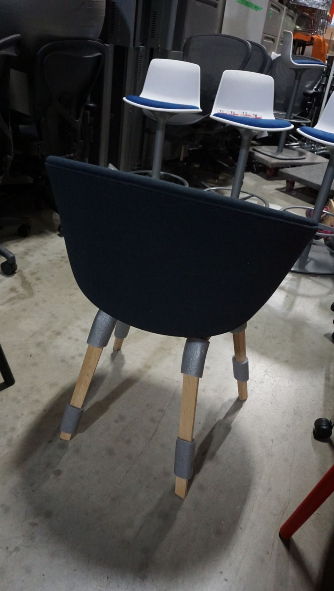 MUUTO FIBER NAVY BLUE UPHOLSTERED CHAIR - Image 3 of 3