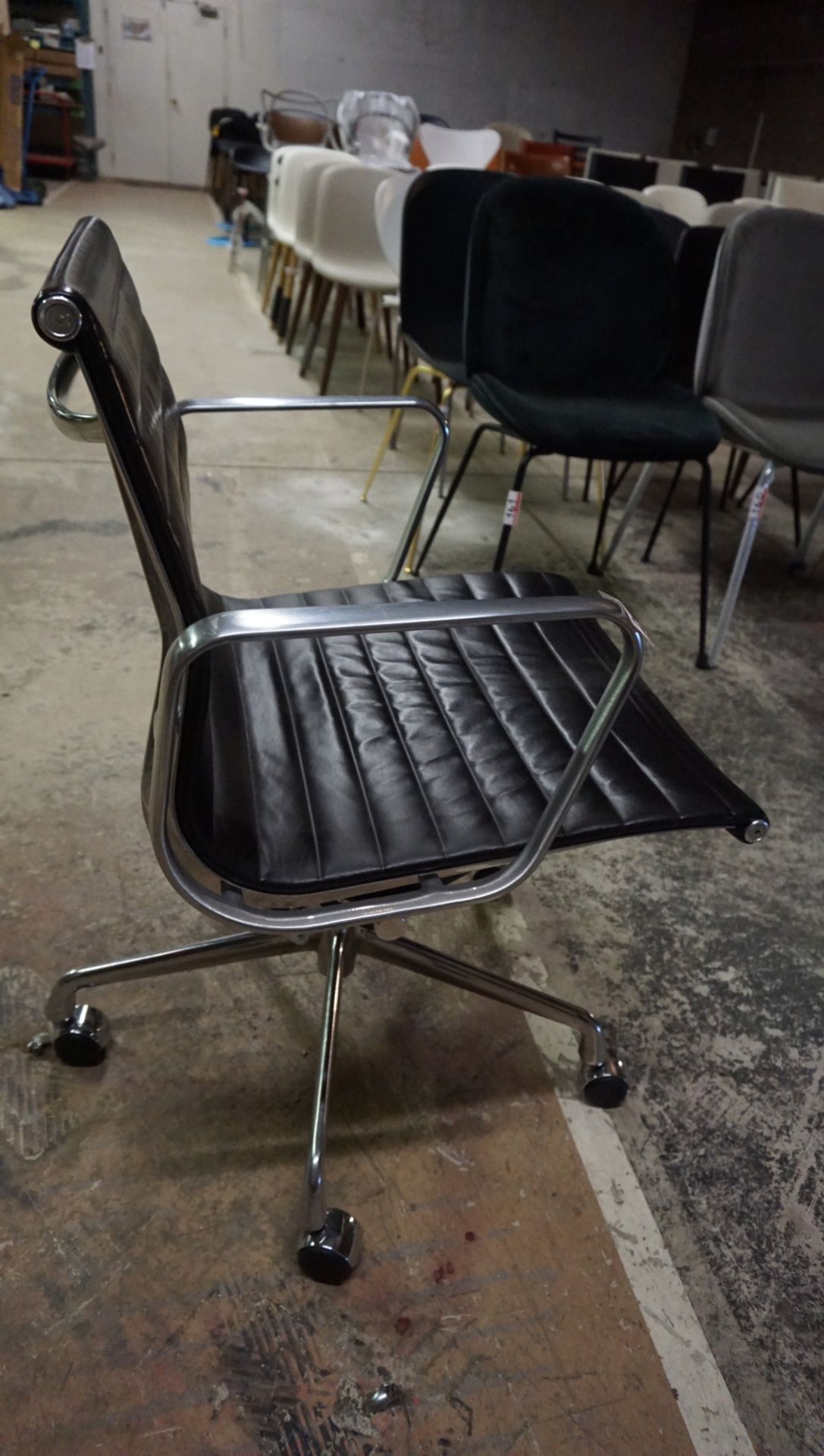 HERMAN MILLER EAMES ALUMINUM SERIES BLACK LEATHER MANAGERS CHAIR (MSRP $3,120) - Image 2 of 2