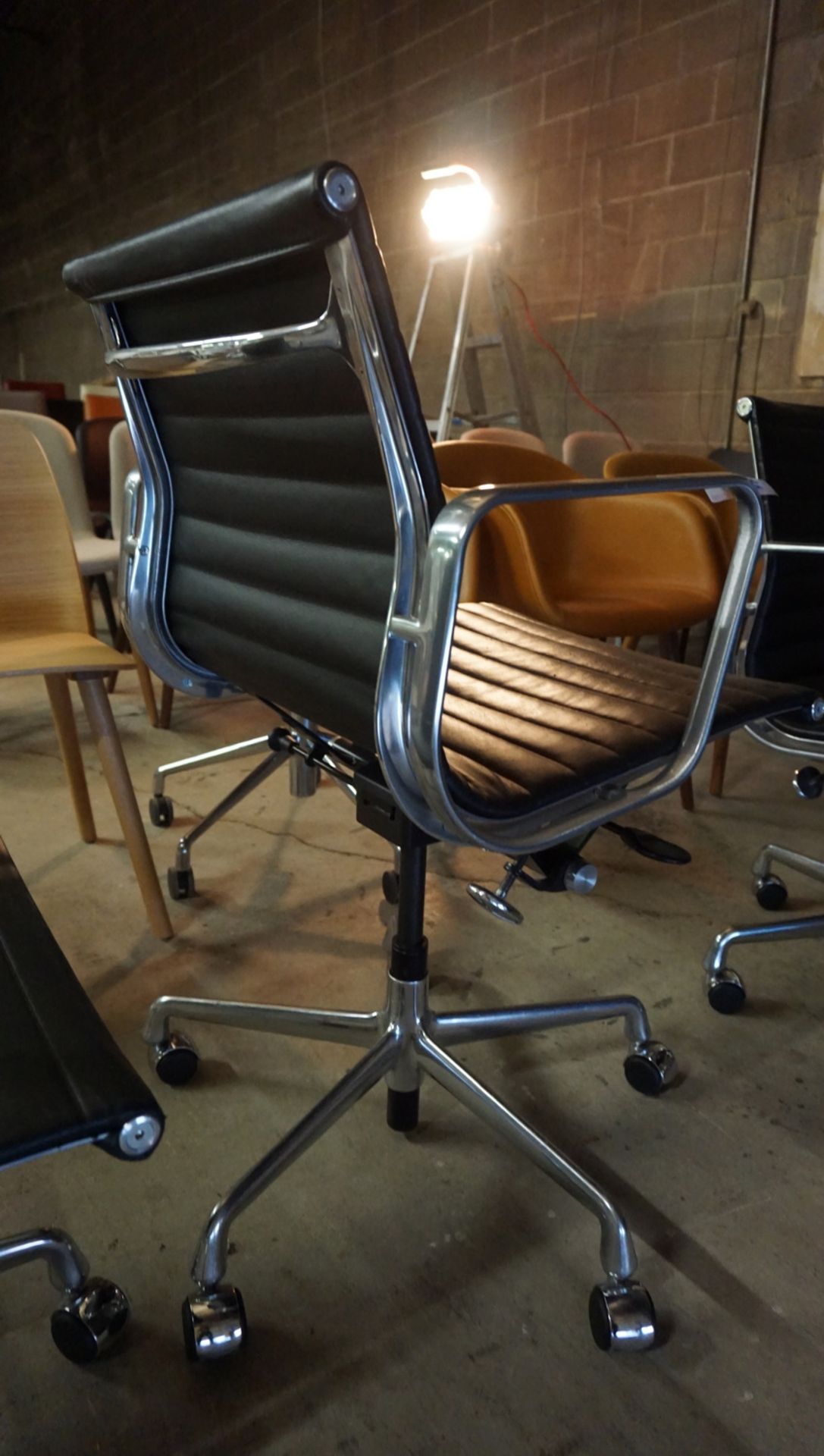 HERMAN MILLERS EAMES ALUMINUM SERIES BLACK LEATHER MANAGERS CHAIR (MSRP $3,120) - Image 2 of 2