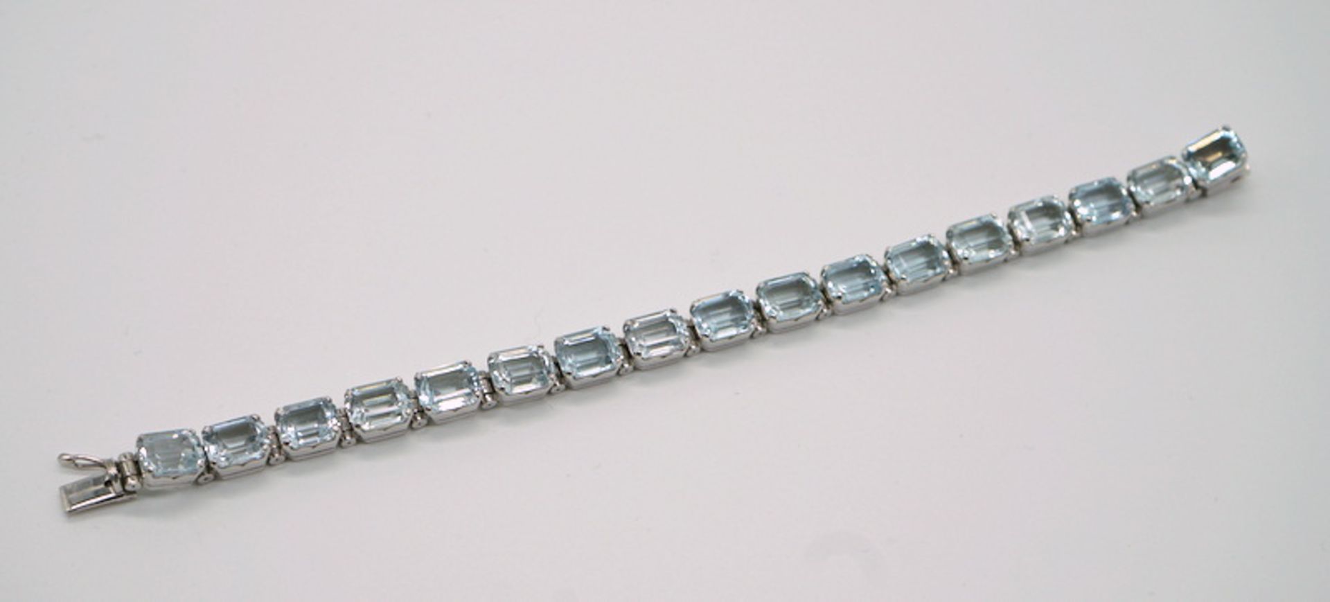 Aquamarinbesetztes Armband, 750 WG - Image 8 of 8