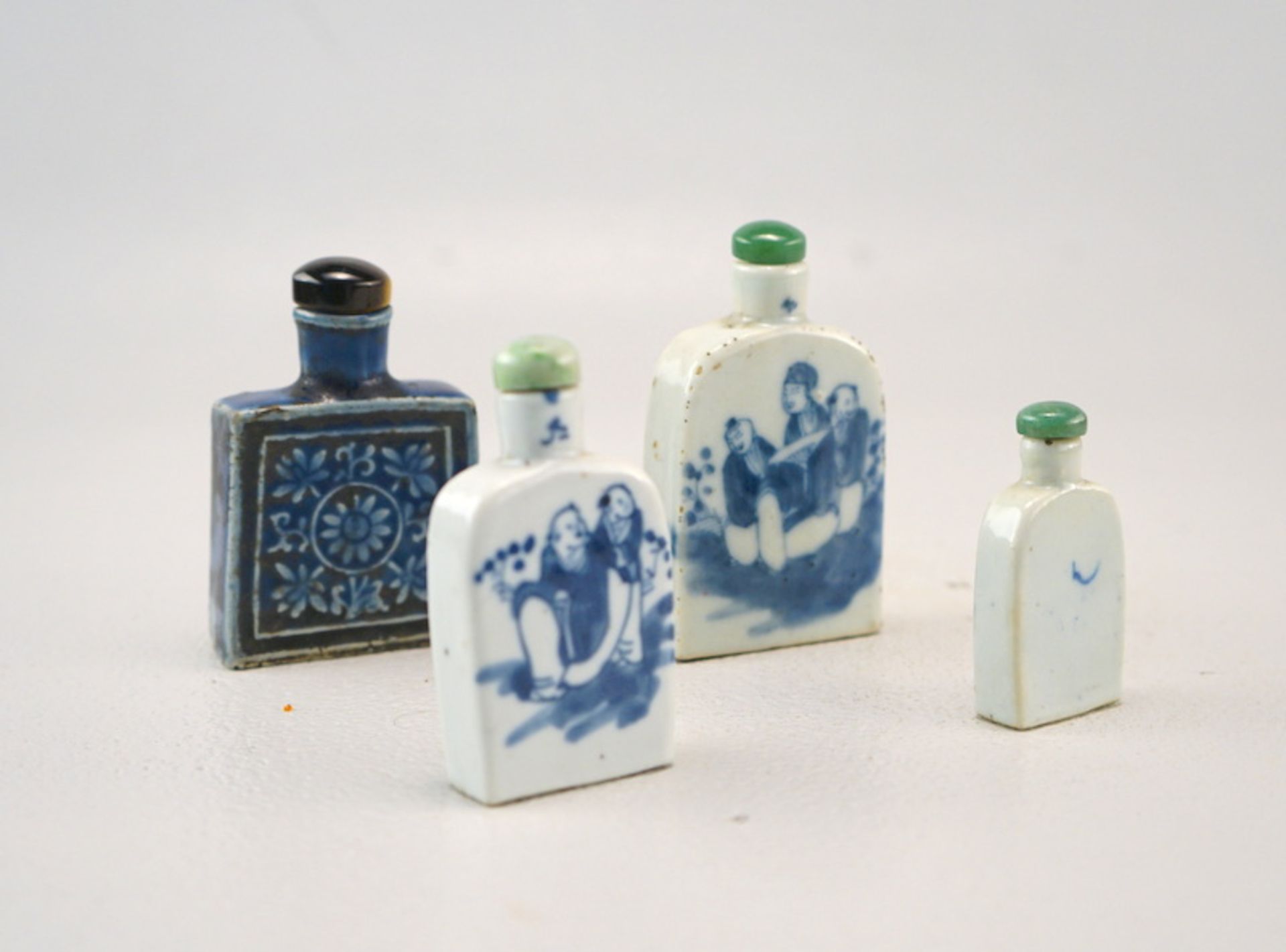 Vier Antike Snuff Bottles 19. Jhd. China