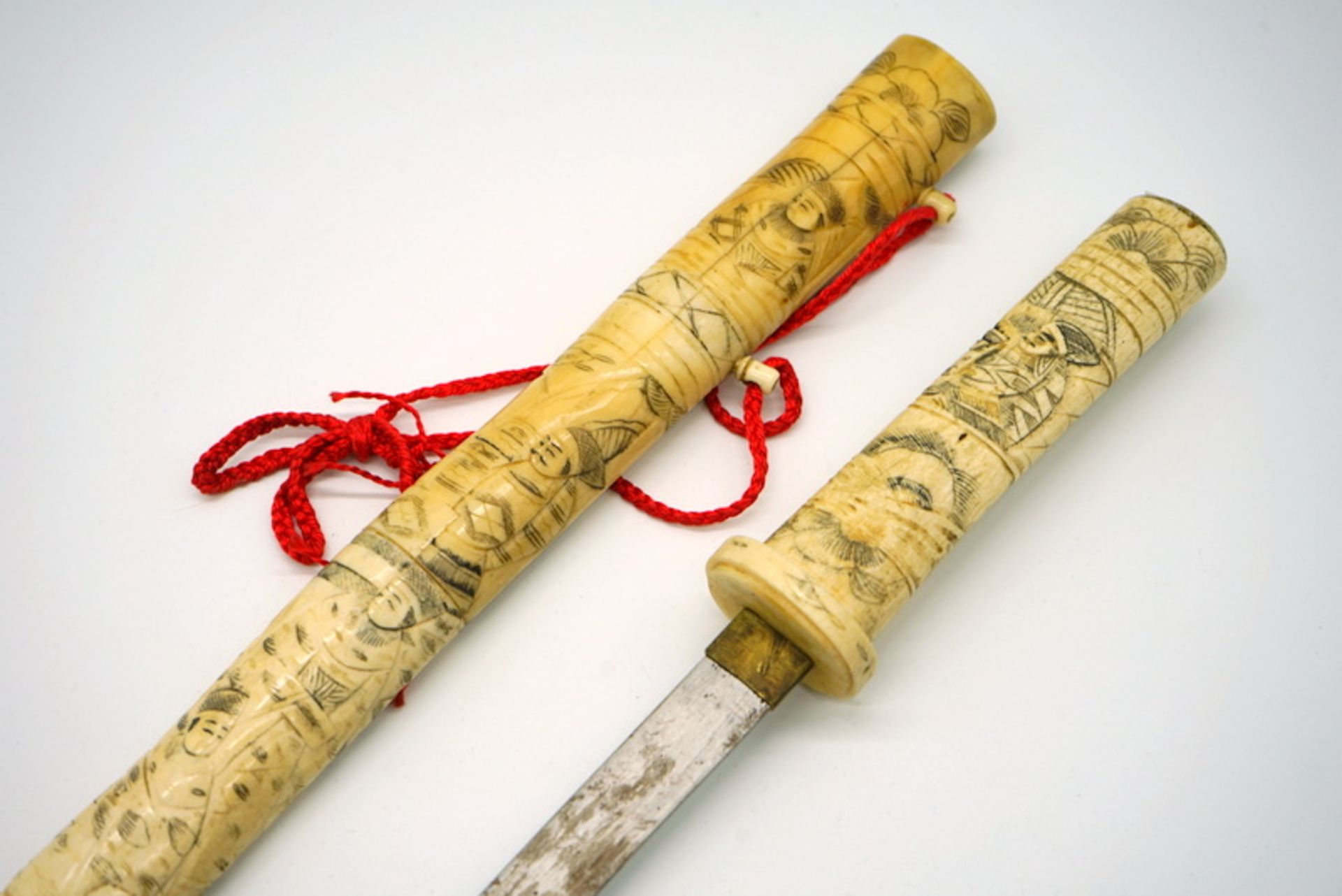 Japanisches Kurzschwert "Wakizashi", Bein vollständig graviert - Bild 7 aus 7
