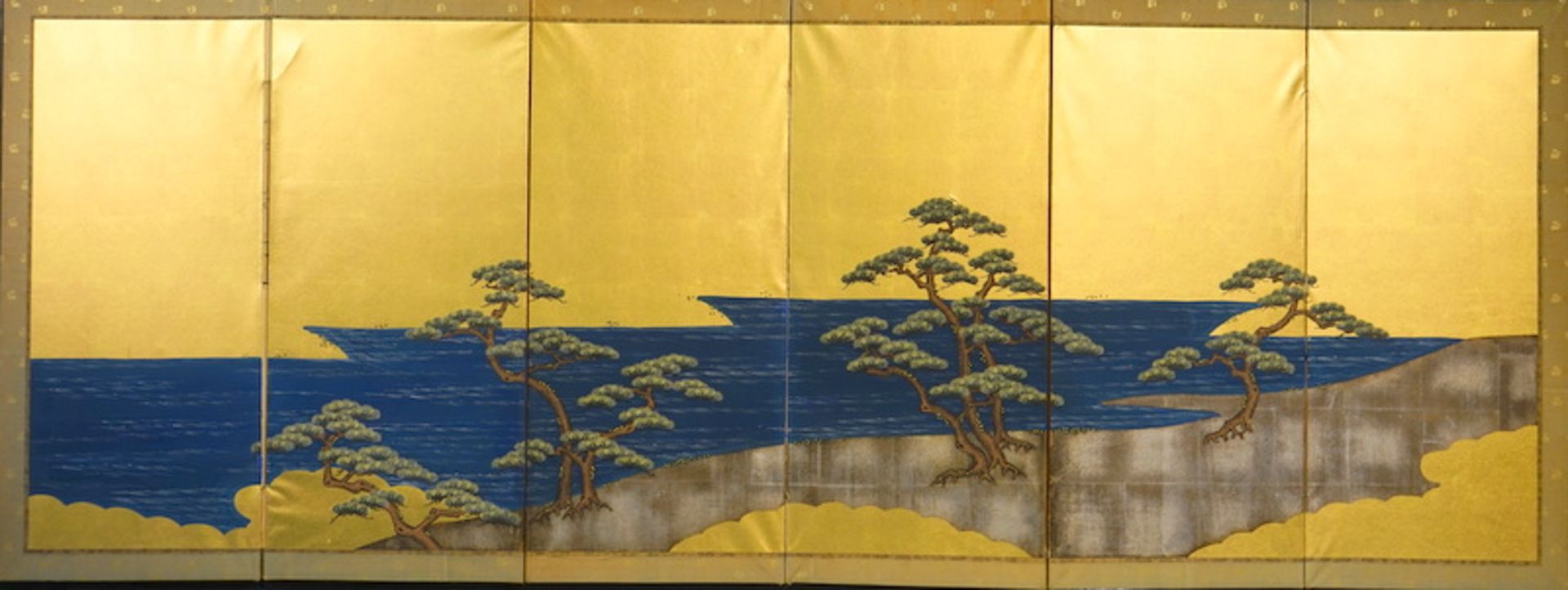 Japanischer Stellschirm mit Zedern am Flussufer - Image 2 of 4