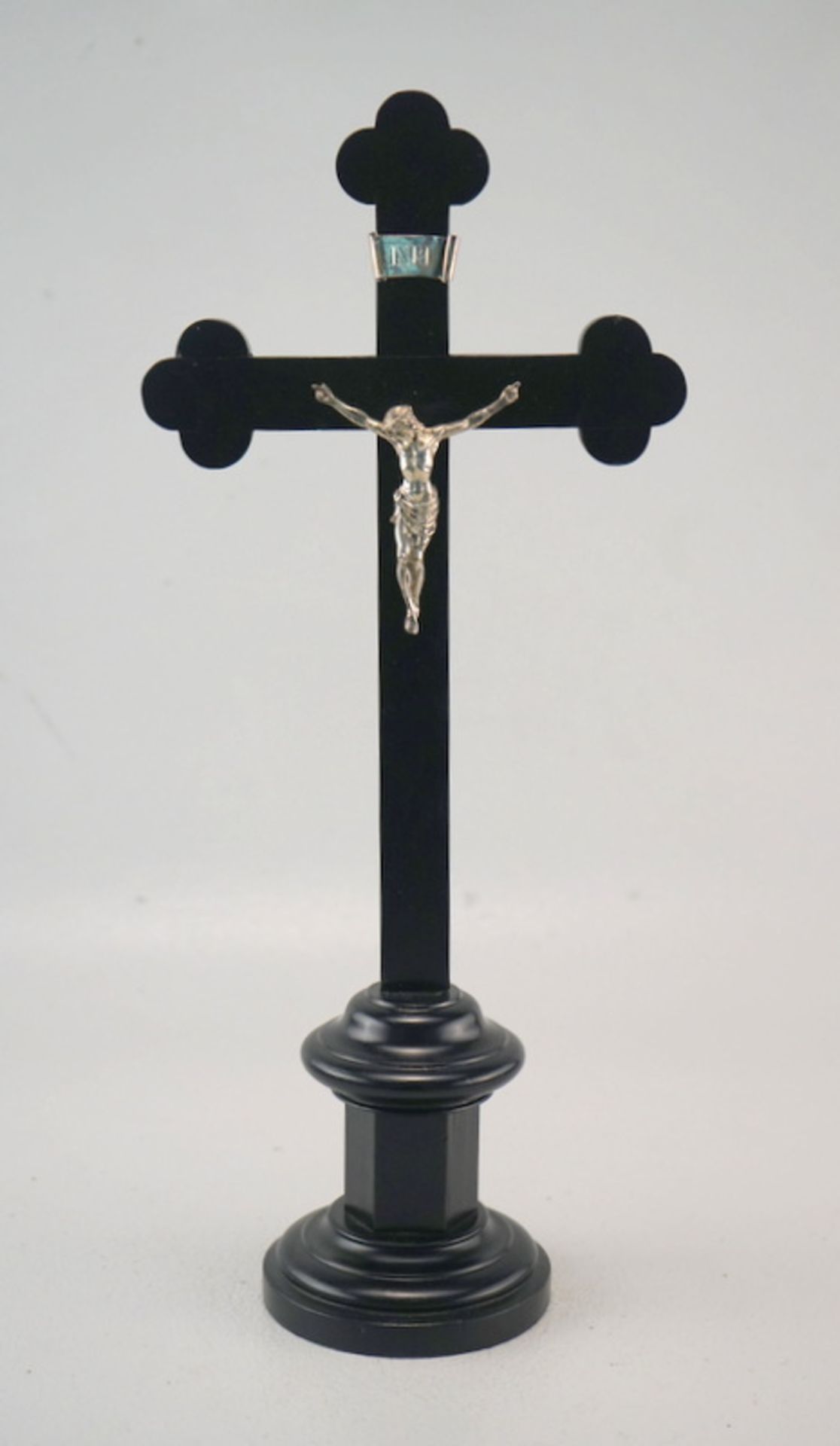 Altarkreuz ebonisiert mit Christus, 800er Silber