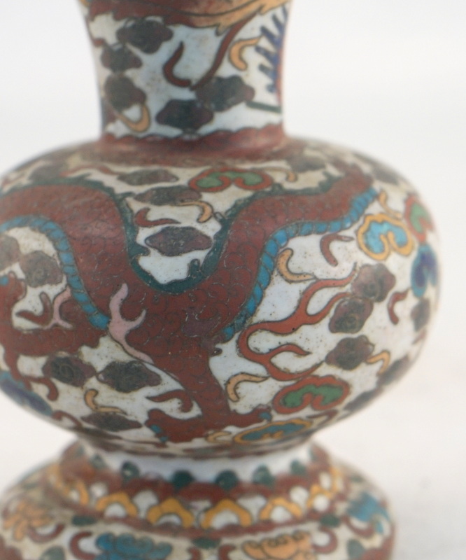 Cloissonné-Vase in Balusterform, China 19.Jhd. - Bild 2 aus 3
