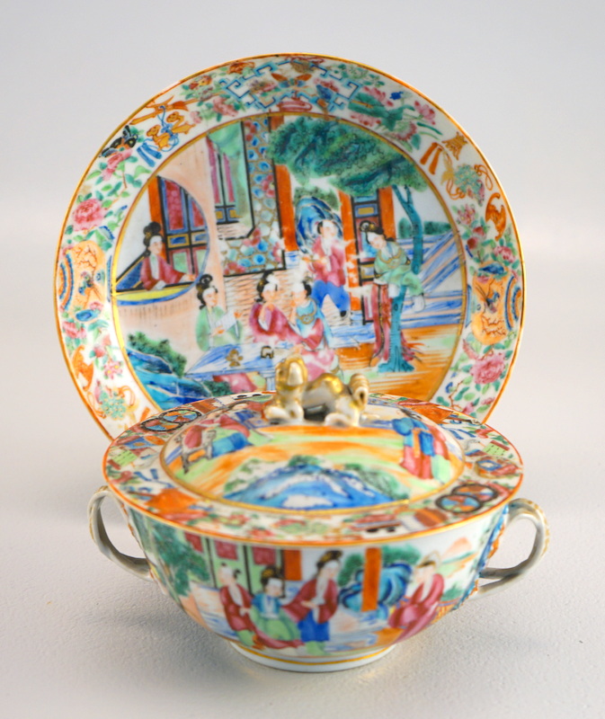 Grosse Henkelschale mit Mandarin Dekor China 18. JH.