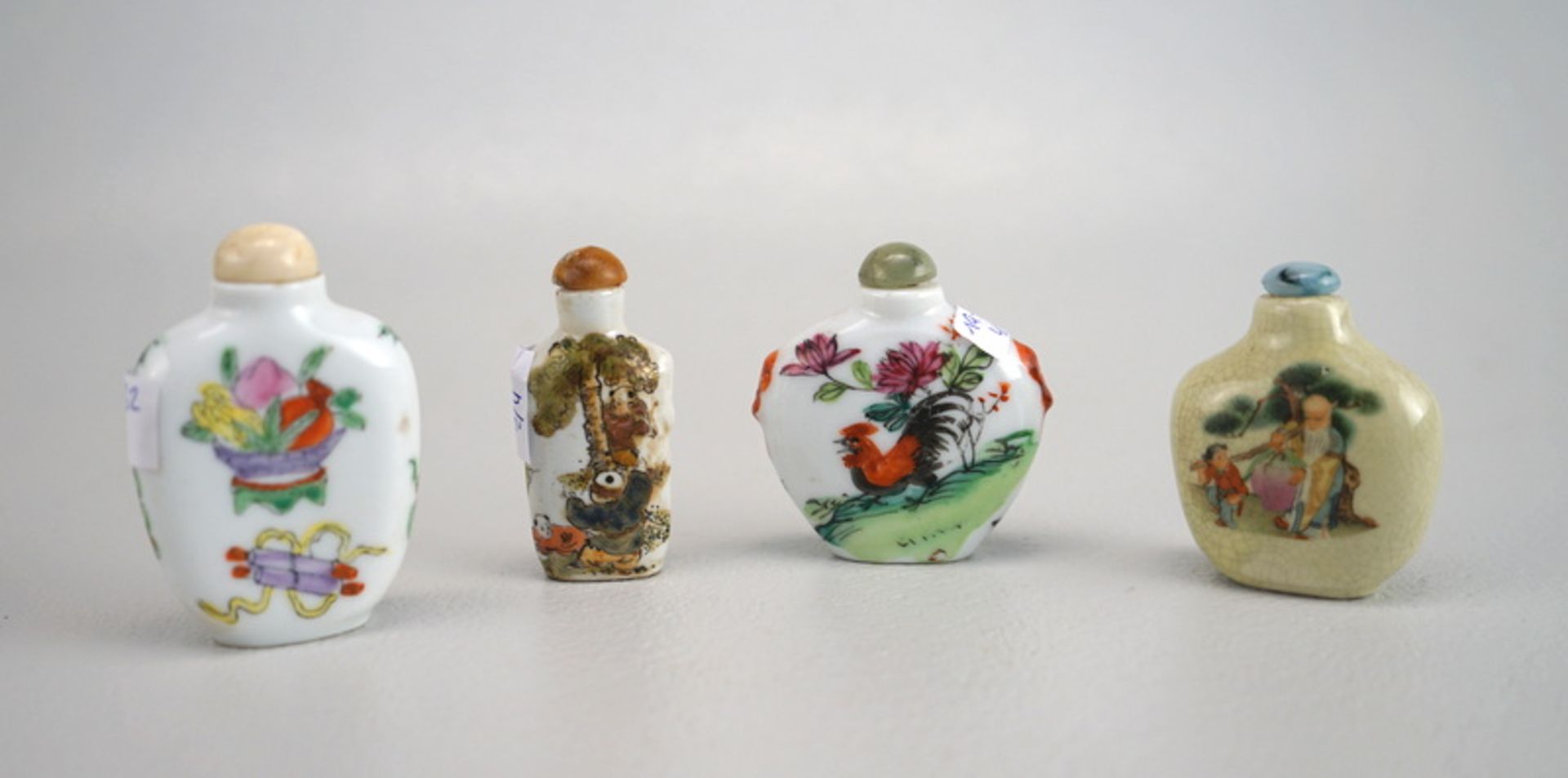 Drei Snuff Bottles, Porzellan mit Malerei - Image 2 of 3