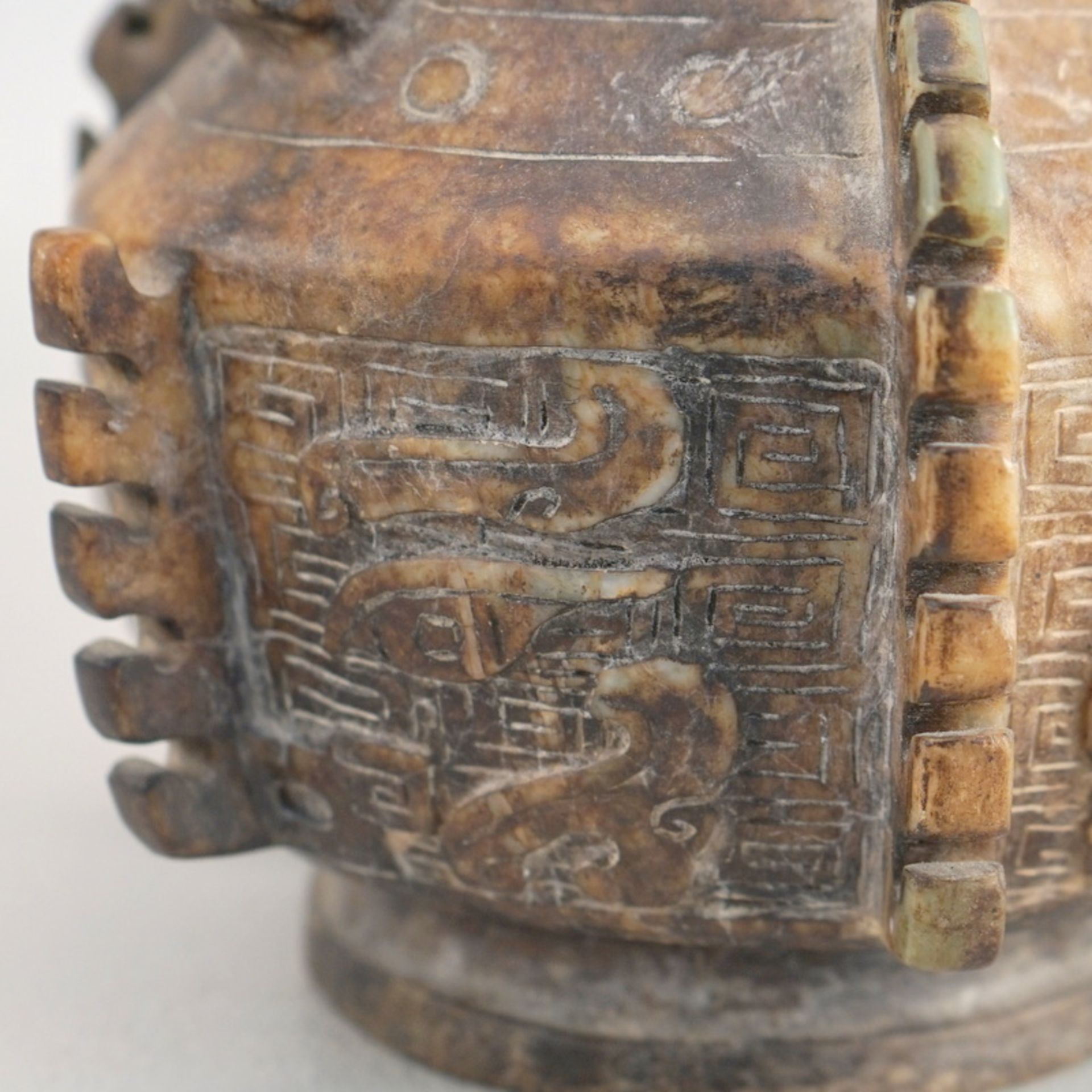Großes Ritualgefäß, Nephrit, Lingzhian - Bild 2 aus 5