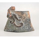 Interessantes Rituelles Objekt mit Drachendekor, Nephrit