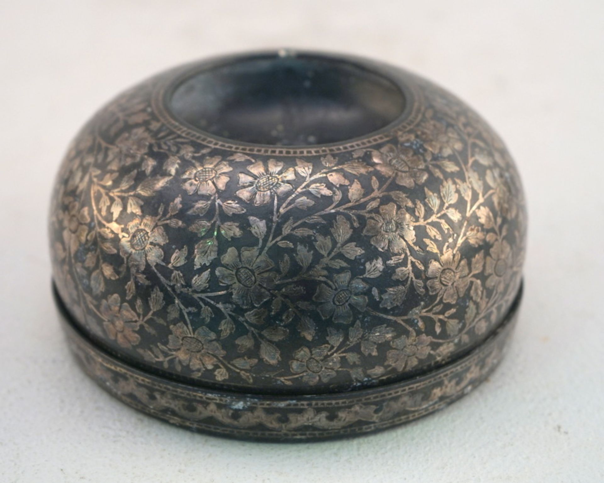 Räuchergefäß, Bronze mit Silbertorchierungen, China 19.Jhd.