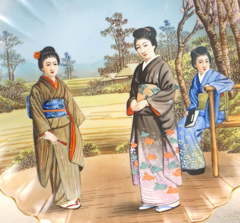 Pärchen Fächerplatten mit Geisha Darstellungen Japan 1 Drittel 20Jh. - Bild 3 aus 5