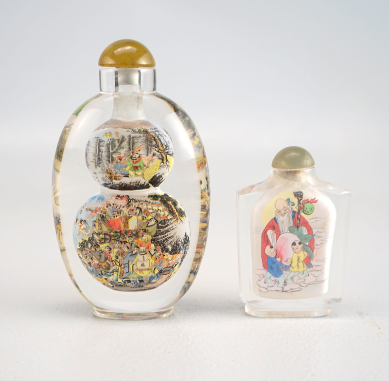 Sehr große Snuff Bottle mit detailreicher Hinterglasmalerei