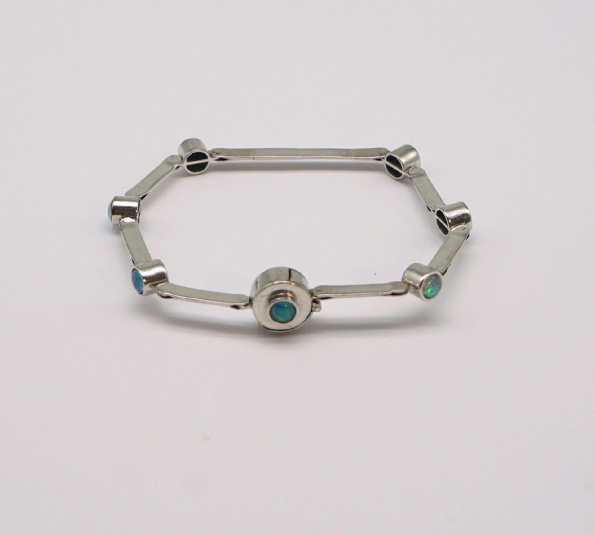 Eigenwilliges Opal-Armband, 750 WG