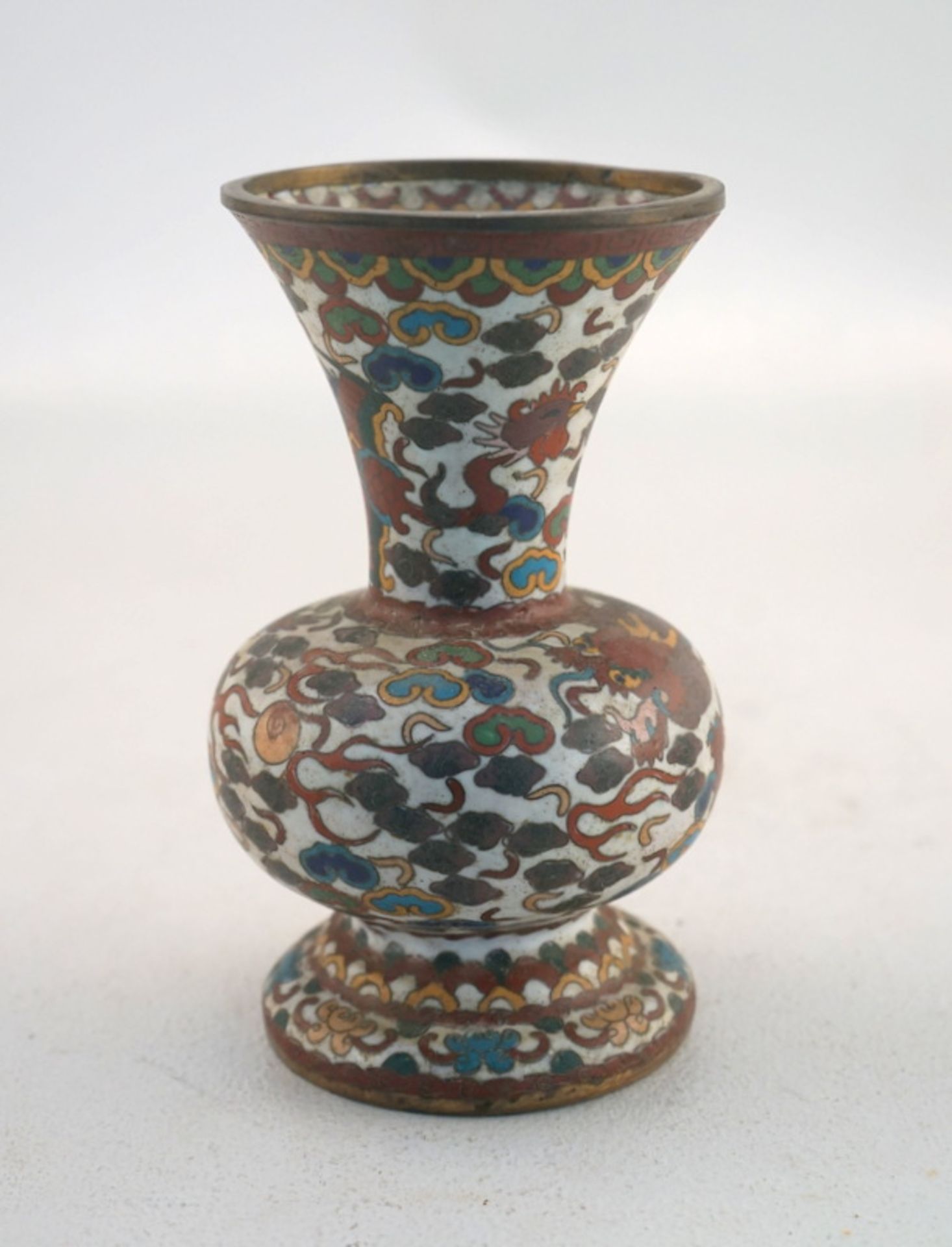 Cloissonné-Vase in Balusterform, China 19.Jhd.