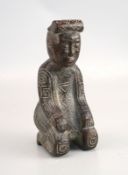 Kniende Figur im Stil der Shang-Dynastie, Nephrit