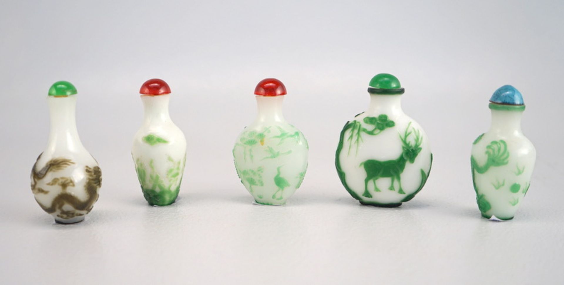 Fünf Snuff Bottles, Peking Glas - Bild 2 aus 2