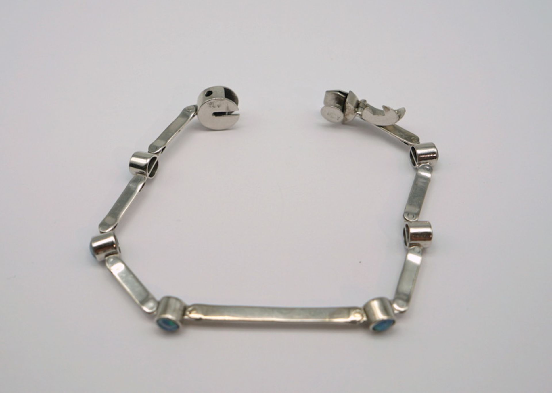 Eigenwilliges Opal-Armband, 750 WG - Image 2 of 3