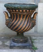 Grosse Urnenvase im Antiken Stil