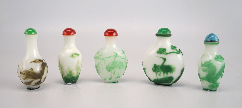 Fünf Snuff Bottles, Peking Glas