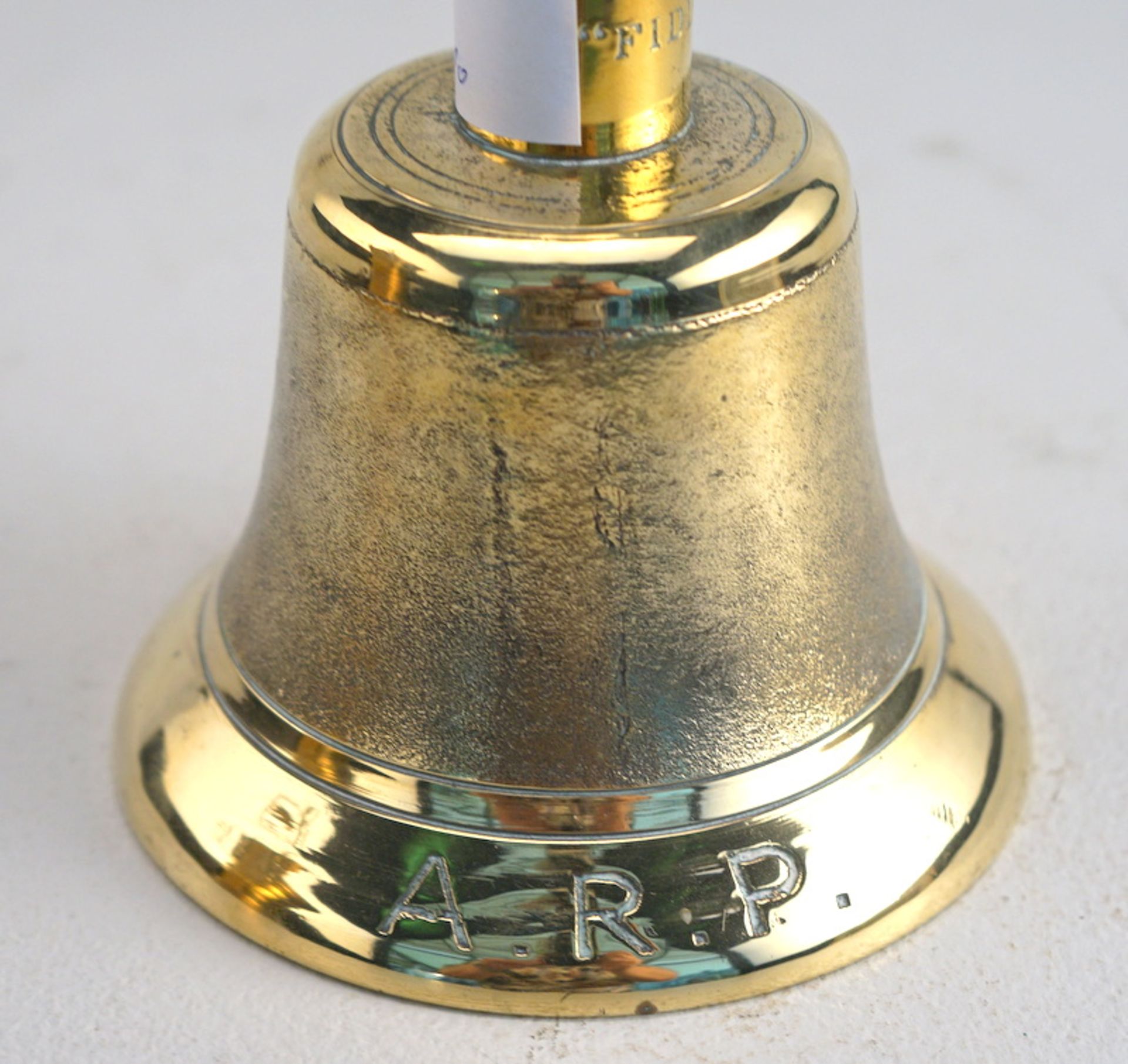 "Fiddian" A.R.P. Hand Bell, britisch, 2. Weltkrieg - Image 2 of 2