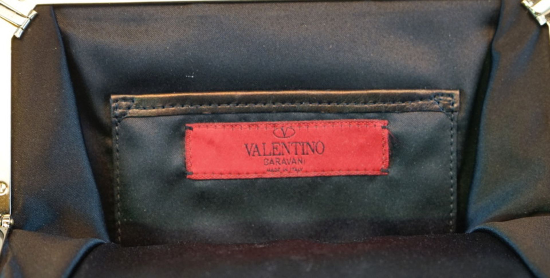 Valentino Garavani Seiden Clutch mit PerlenSeide Clutch - Bild 5 aus 5