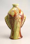 Vase in Form von 2 Karpfen- Sang de Boeff Glasur -China