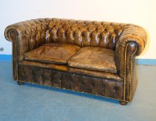 Sofa mit Chesterfield- Polsterungf, England um 1930