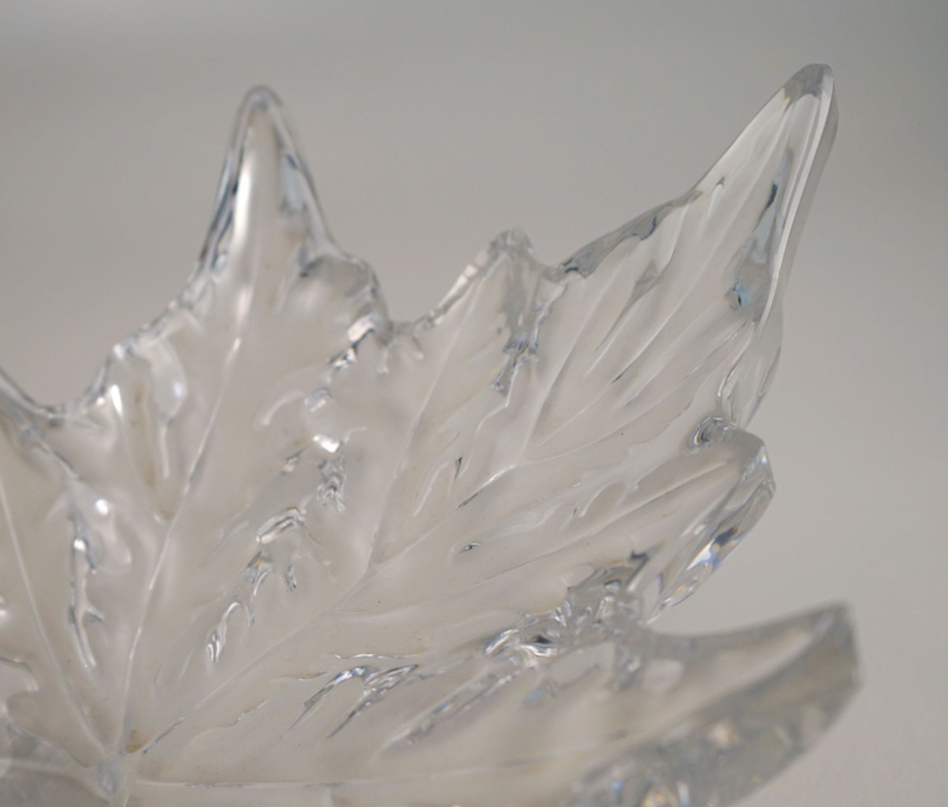 Rene Lalique, Wingen sur Moder: Grosse Obstschale "Champs-Elysee" entw. Marc Lalique 1951 - Image 2 of 3