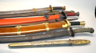 Sammlung von 5 Asiatische Schwert -Replikas