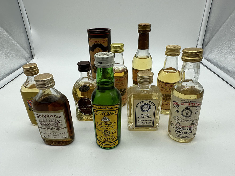 A collection of whisky miniatures - Image 3 of 3