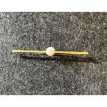 A 9ct yellow gold pearl pin brooch