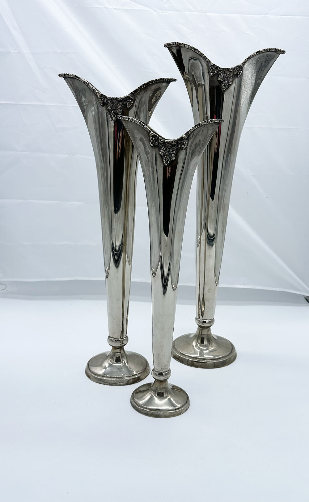 3 tier vases - Image 8 of 8