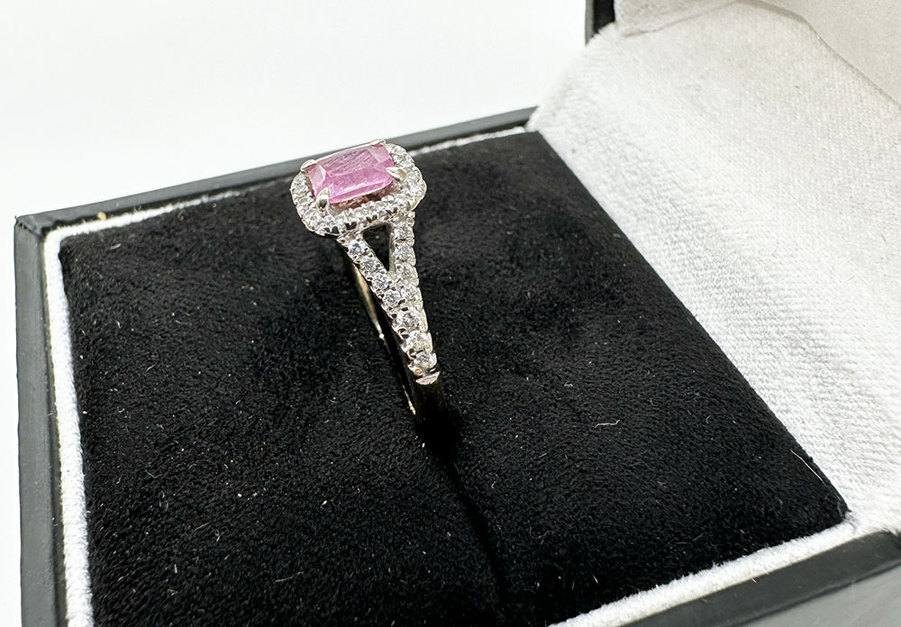 An 18ct white gold pink sapphire + diamond ring - Image 8 of 8