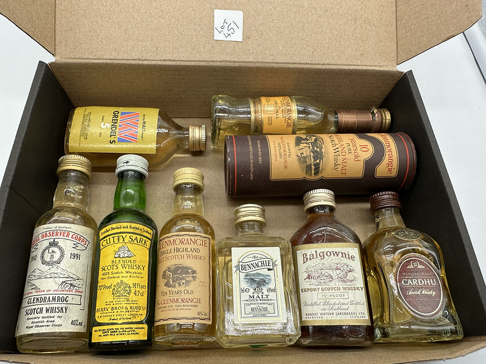 A collection of whisky miniatures - Image 2 of 3
