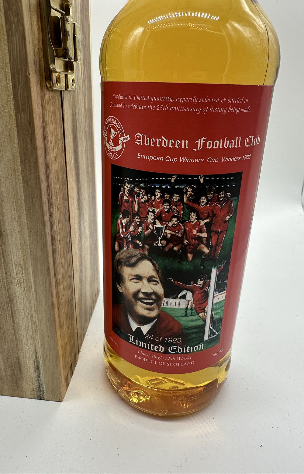 A limited edition Alex Ferguson whisky Aberdeen Football Club