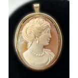 A 14ct gold cameo brooch / pendant