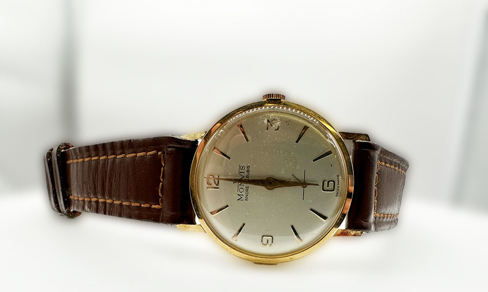 An 18ct yellow gold Monvis watch