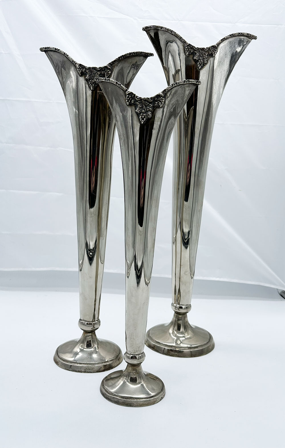 3 tier vases - Image 5 of 8