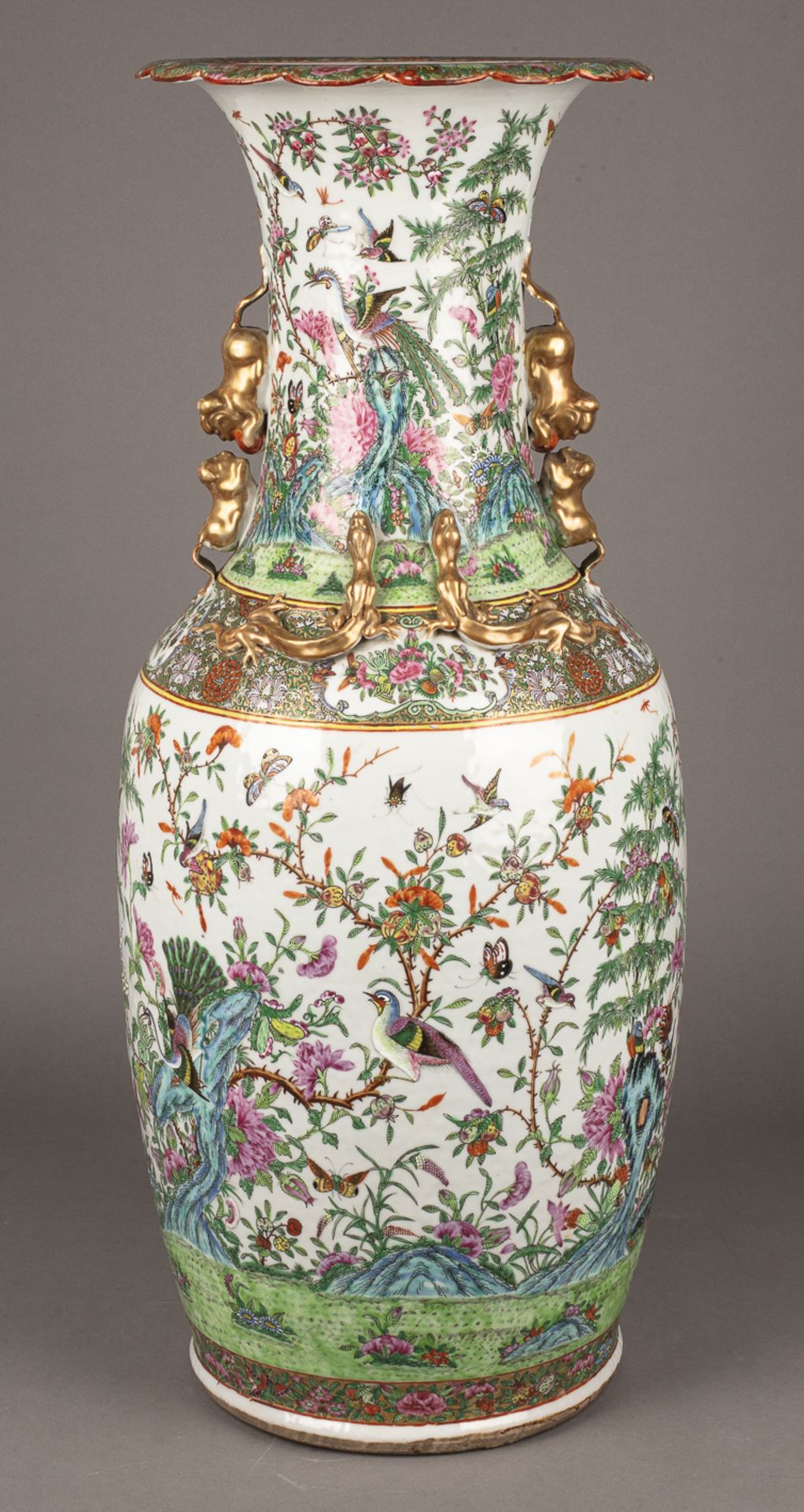 Große Porzellanvase, China, 2. H. 19. Jh.