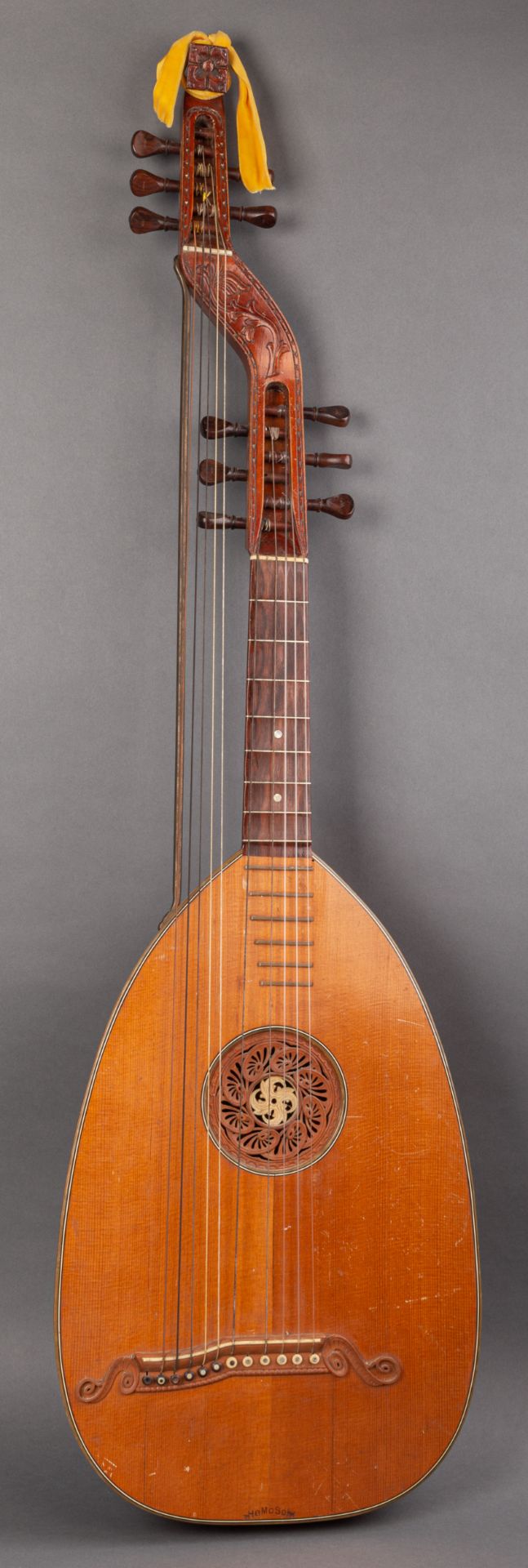 Deutsche Basslaute, zwölfsaitig, um 1920